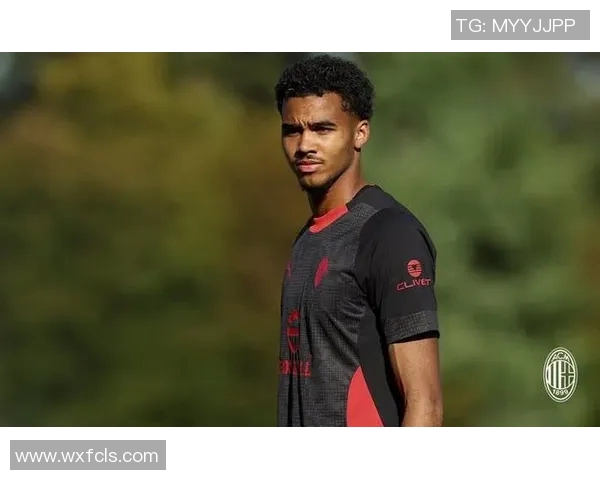 恩昆库重返米兰合练奇克继续进行单独训练