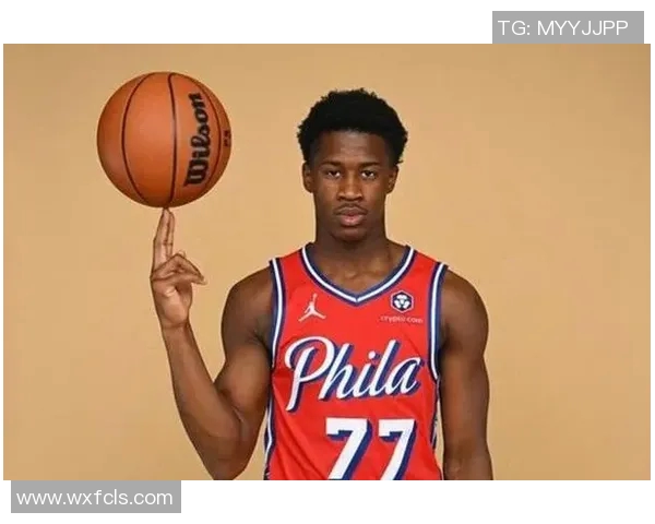 菜鸟球员埃奇库姆表现出色贡献26分状元秀状态低迷仅得2分小杨8分钟未能得分 菜鸟球员埃奇库姆表现出色贡献26分状元秀状态低迷仅得2分小杨8分钟未能得分