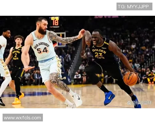 勇士半场领先灰熊4分巴特勒与莫兰特分别贡献16分和15分表现抢眼