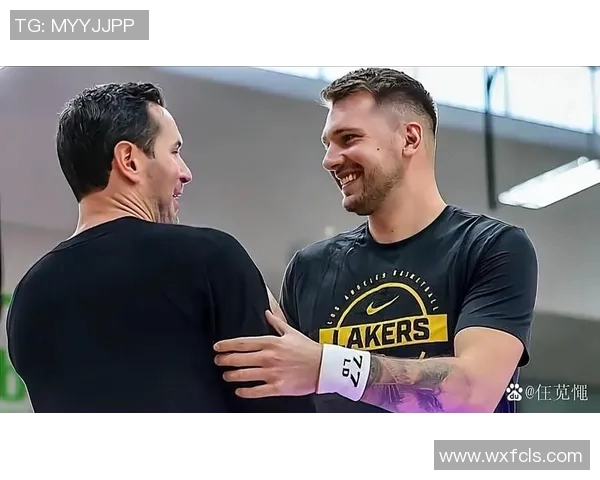 雷迪克透露东契奇与詹姆斯今日专注个人技术训练无健康隐患