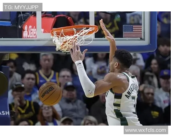 字母哥上半场完美表现6投全中砍下13分7篮板3助攻正负值高达14