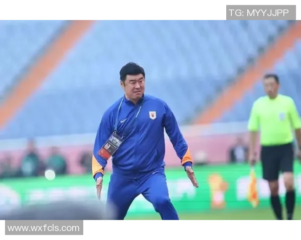 泰山队新任主帅韩鹏带队集结冬训计划定于明年1月3日启程海口 泰山队新任主帅韩鹏带队集结冬训计划定于明年1月3日启程海口