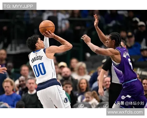 克莱半场表现出色三分球命中率高达百分之百助力球队取得领先